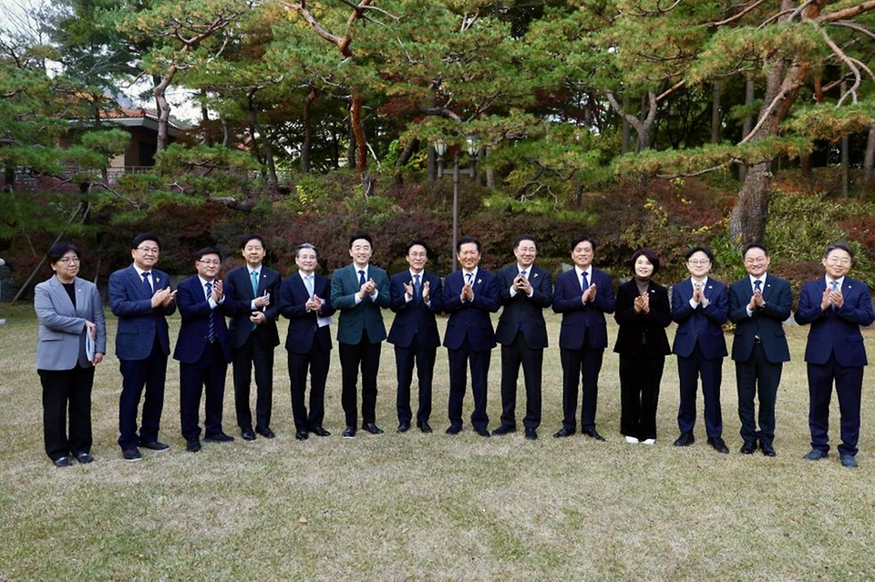 김민석 국무총리가 9일 삼청동 총리서울공관에서 열린 고위당정협의회에서 발언을 하고 있다.