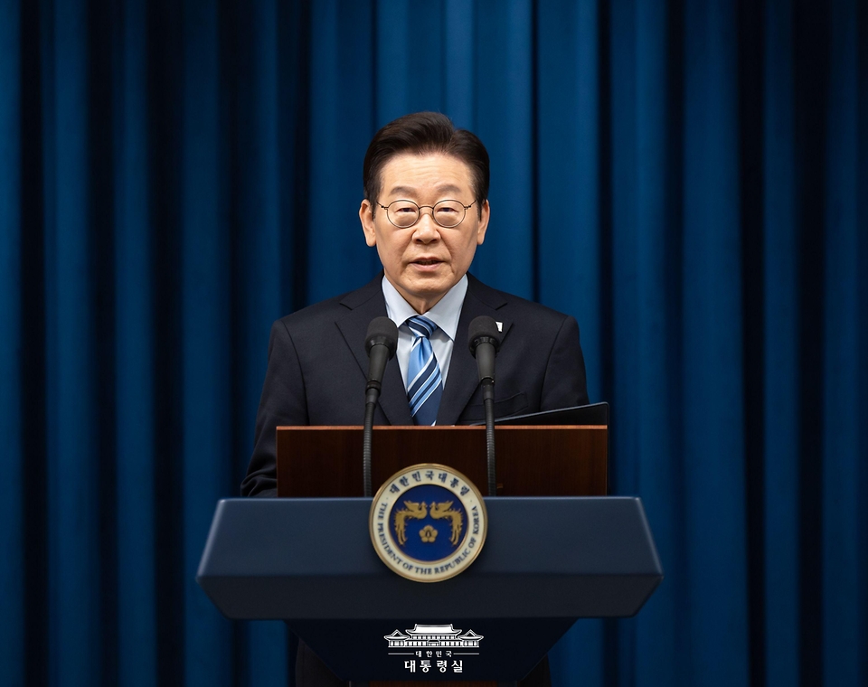 이재명 대통령이 14일 서울 용산 대통령실 청사에서 한·미 팩트시트 타결 결과를 발표하고 있다.