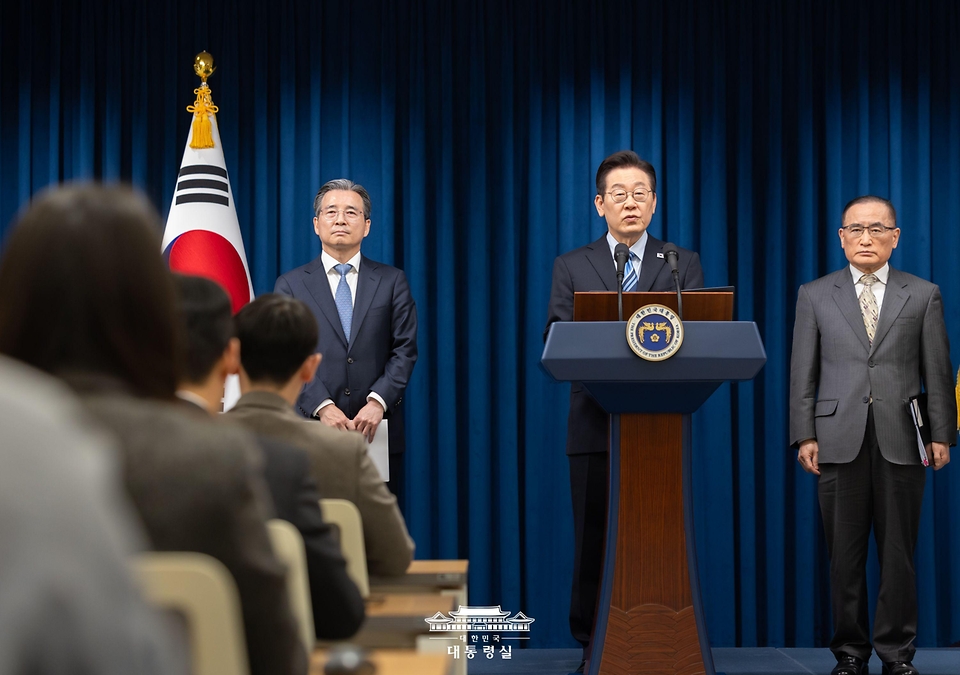 이재명 대통령이 14일 서울 용산 대통령실 청사에서 한·미 팩트시트 타결 결과를 발표하고 있다.