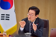 이재명 대통령이 9일 서울 용산 대통령실 청사에서 열린 국무회의에서 발언하고 있다. 