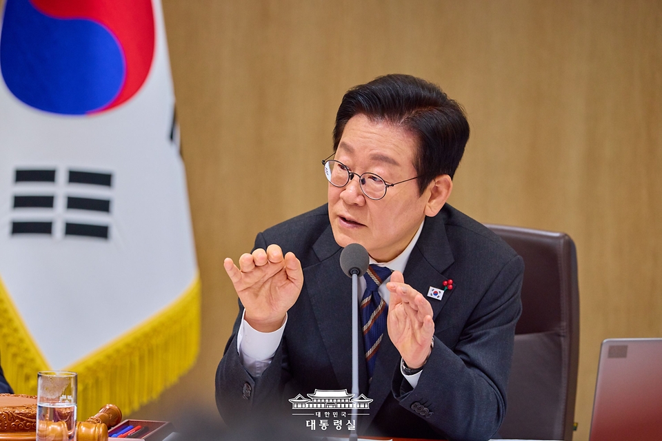 이재명 대통령이 9일 서울 용산 대통령실 청사에서 열린 국무회의에서 발언하고 있다. 