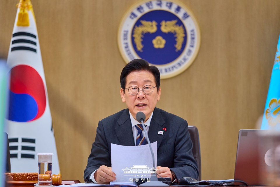 이재명 대통령이 9일 서울 용산 대통령실 청사에서 열린 국무회의에서 발언하고 있다. 