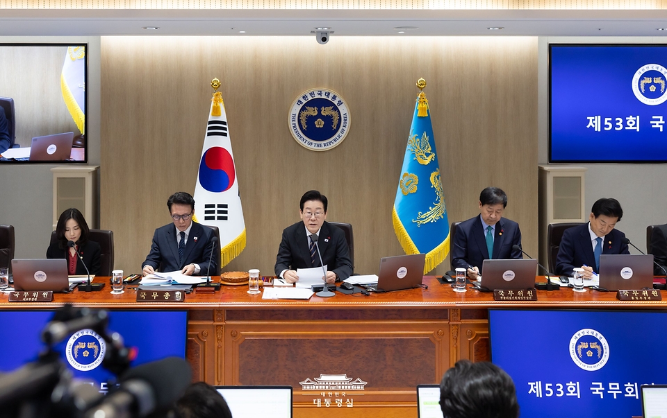 이재명 대통령이 9일 서울 용산 대통령실 청사에서 열린 국무회의에서 발언하고 있다.