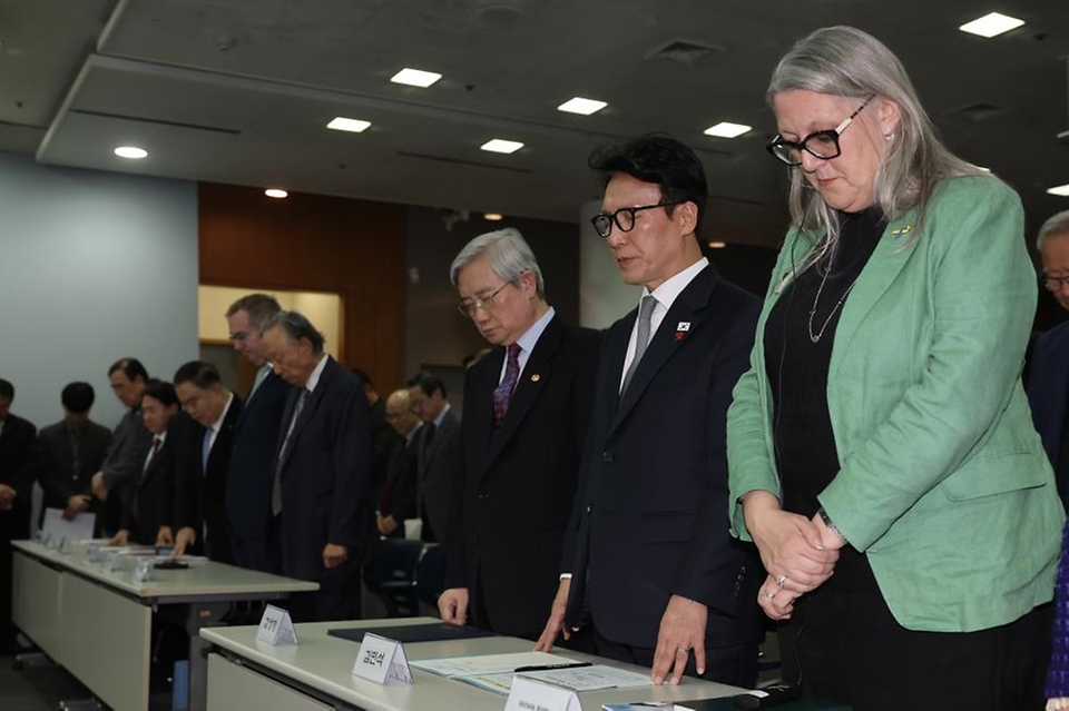 김민석 국무총리가 10일 마포구 연세대학교 김대중도서관에서 열린 김대중 대통령 노벨평화상 수상 25주년 기념식에 참석, 축사를 하고 있다.