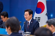 이재명 대통령이 11일 세종시 정부세종컨벤션센터에서 열린 '2026년 대도약하는 경제, 신뢰받는 데이터' 기획재정부(국세청·관세청·조달청)-국가데이터처 업무보고에서 발언하고 있다.