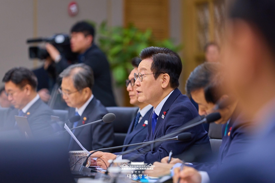 이재명 대통령이 16일 세종시 정부세종청사에서 열린 국무회의에서 발언하고 있다.