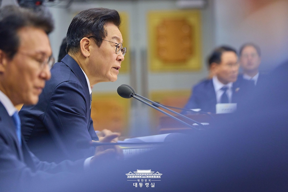 이재명 대통령이 19일 서울 종로구 정부서울청사 별관에서 열린 금융위원회·공정거래위원회 업무보고에서 발언하고 있다.