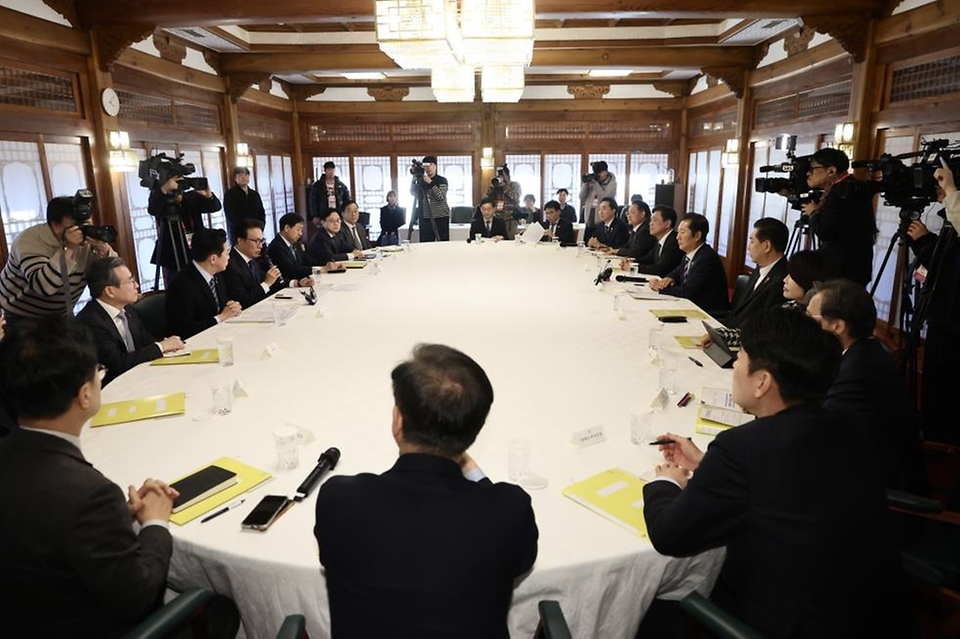 김민석 국무총리가 21일 삼청동 총리서울공관에서열린 고위당정협의회에서 발언을 하고 있다.