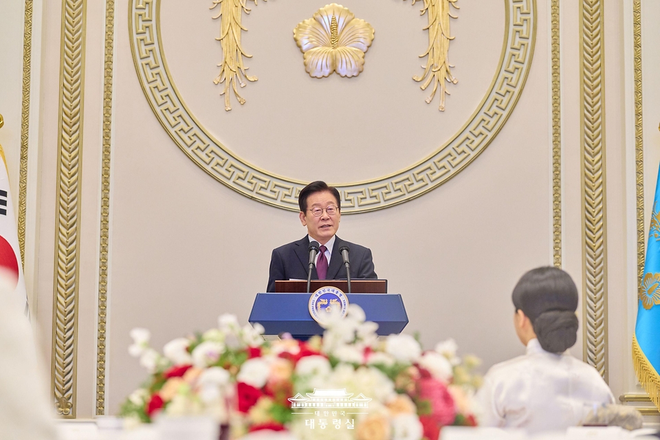 이재명 대통령이 22일 청와대 영빈관에서 열린 대한노인회 초청 오찬에서 발언하고 있다.