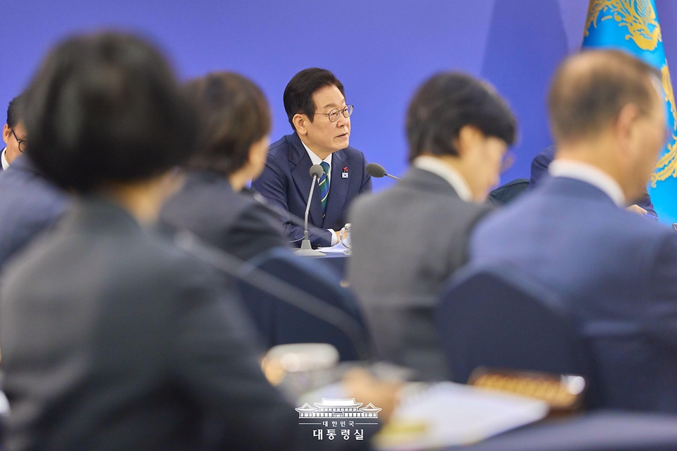 이재명 대통령이 23일 부산 동구 해양수산부 청사에서 열린 국무회의에서 발언하고 있다.