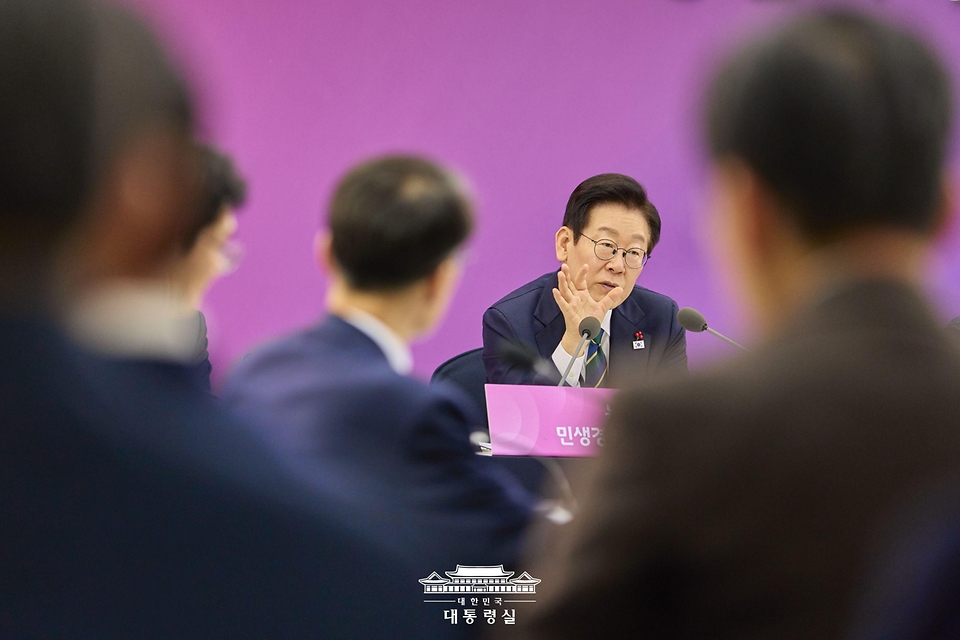 이재명 대통령이 23일 부산 동구 해양수산부 청사에서 열린 해양수산부(해양경찰청) 업무보고에서 발언하고 있다.