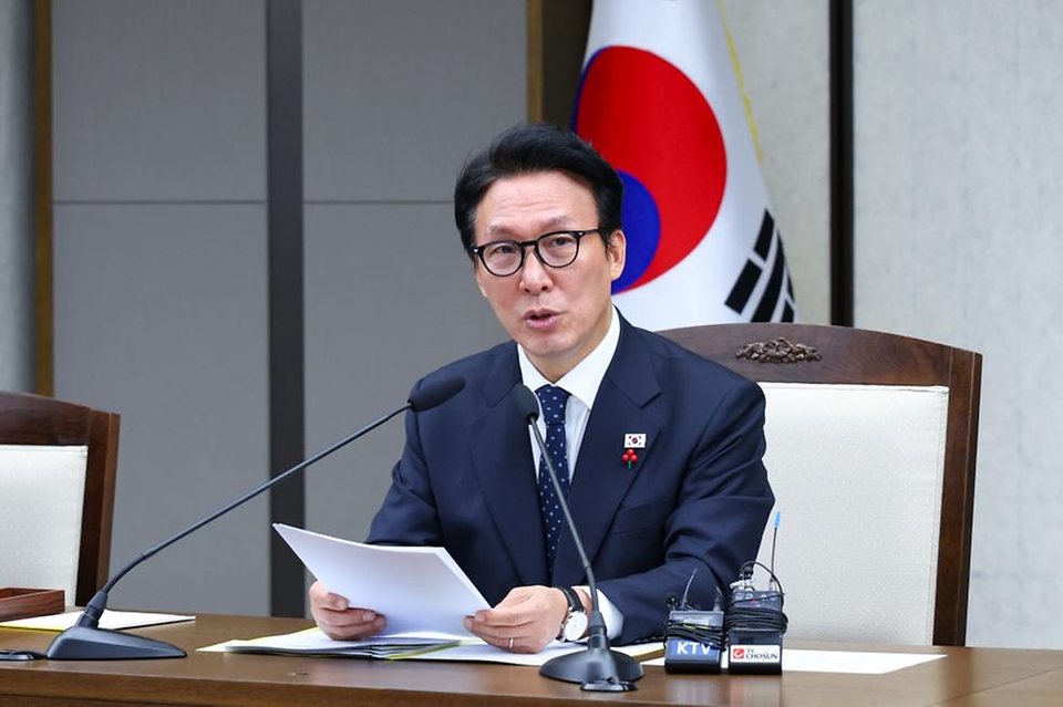 김민석 국무총리가 24일 세종 다솜로 정부세종청사에서 열린 국가정책조정회의를 주재, 모두발언을 하고 있다.