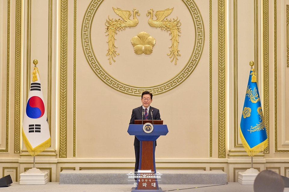 이재명 대통령이 1월 2일 청와대 영빈관에서 열린 2026년 신년 인사회에서 신년 인사말을 하고 있다.