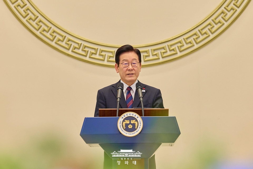 이재명 대통령이 1월 2일 청와대 영빈관에서 열린 2026년 신년 인사회에서 신년 인사말을 하고 있다.