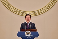 이재명 대통령이 1월 2일 청와대 영빈관에서 열린 2026년 신년 인사회에서 신년 인사말을 하고 있다.