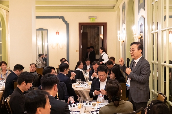 김윤덕 국토교통부 장관이 1월 6일부터 7일까지(현지 시간) 미국 라스베이거스에서 열린  '2026 국제 전자제품 박람회(CES)'에 참석, CES 참여기업 간담회에서 발언하고 있다.