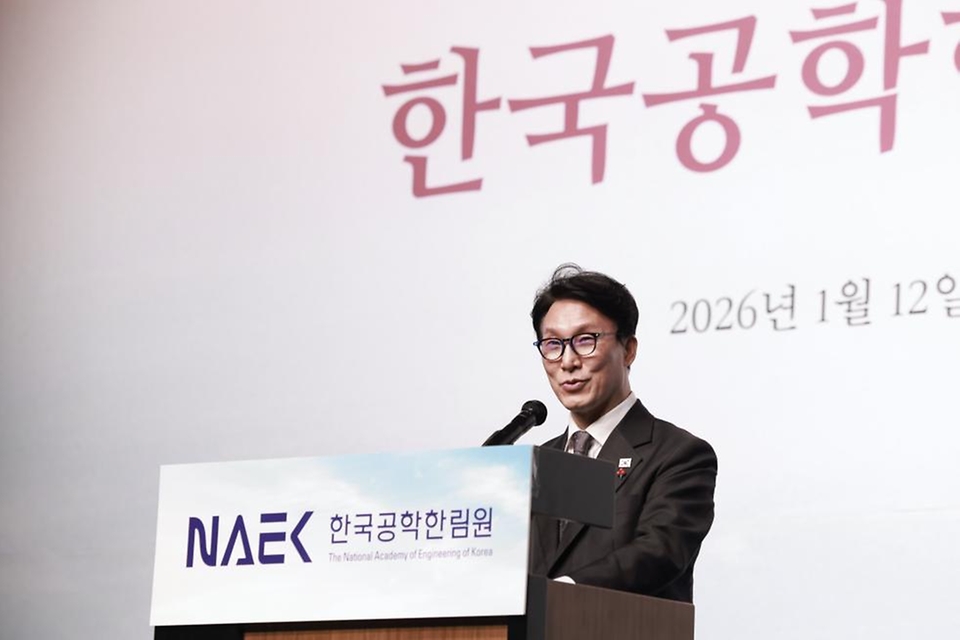 김민석 국무총리가 1월 12일 중구 신라호텔에서 열린 2026년 한국공학한림원 신년하례식에 참석, 신년 인사말을 하고 있다.