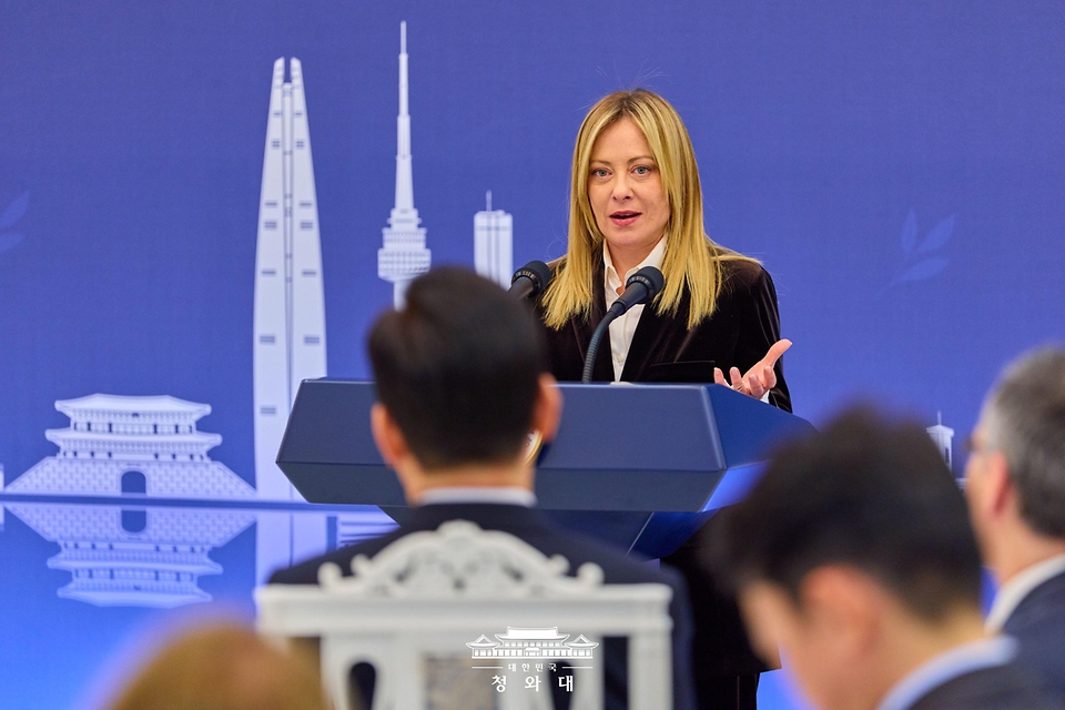 조르자 멜로니 총리가 1월 19일 청와대에서 열린 한·이탈리아 공식 오찬에서 환영사를 하고 있다. 