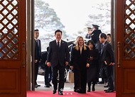 이재명 대통령과 조르자 멜로니 이탈리아 총리가 1월 19일 청와대에서 한·이탈리아 정상회담 참석을 위해 입장하고 있다.