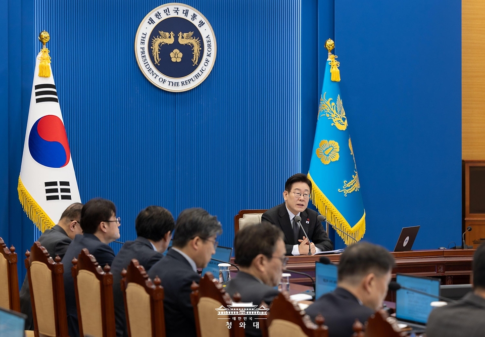 이재명 대통령이 1월 29일 청와대에서 열린 수석보좌관회의에서 발언하고 있다.