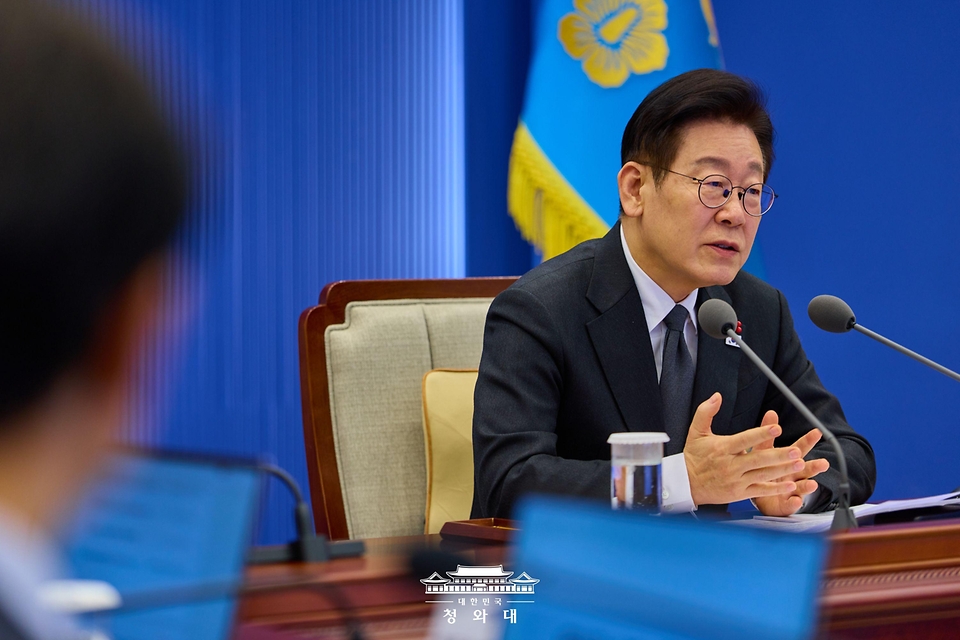 이재명 대통령이 1월 29일 청와대에서 열린 수석보좌관회의에서 발언하고 있다.