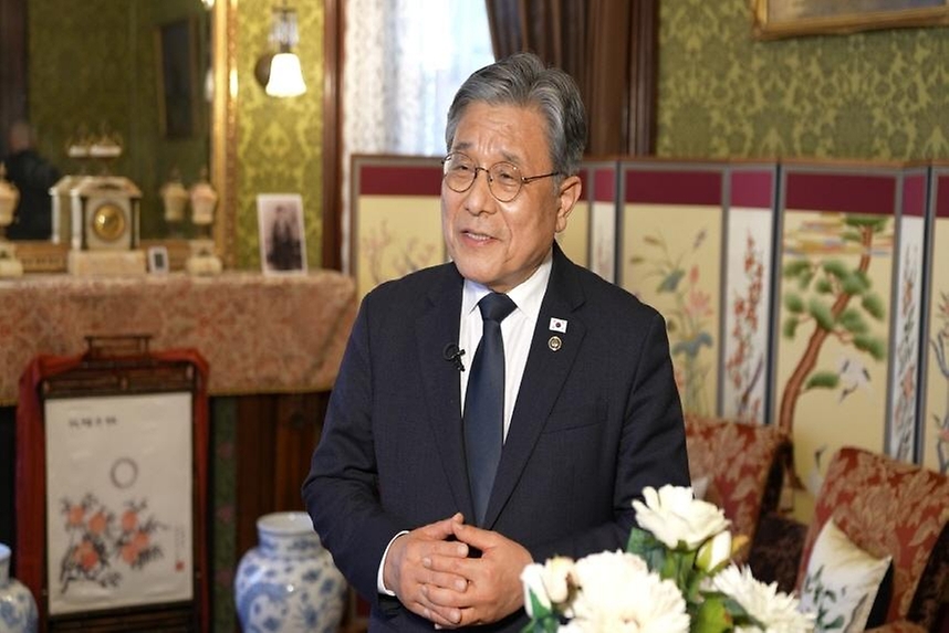 허민 국가유산청 청장이 국가유산청 산하 국외소재 문화유산재단과 함께 2월 8일(현지 시간) 미국 워싱턴DC 소재 주미대한제국공사관에서 조선 후기와 일제강점기 제작된 '조선 후기 주요 인물 문집 책판 3점'(척암선생문집 책판, 송자대전 책판, 번암집 책판/ 각 1점)을 미국인과 재미동포 소장자로부터 각각 기증받고 있다.