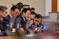 이재명 대통령이 2월 10일 청와대에서 열린 국무회의에서 발언하고 있다.