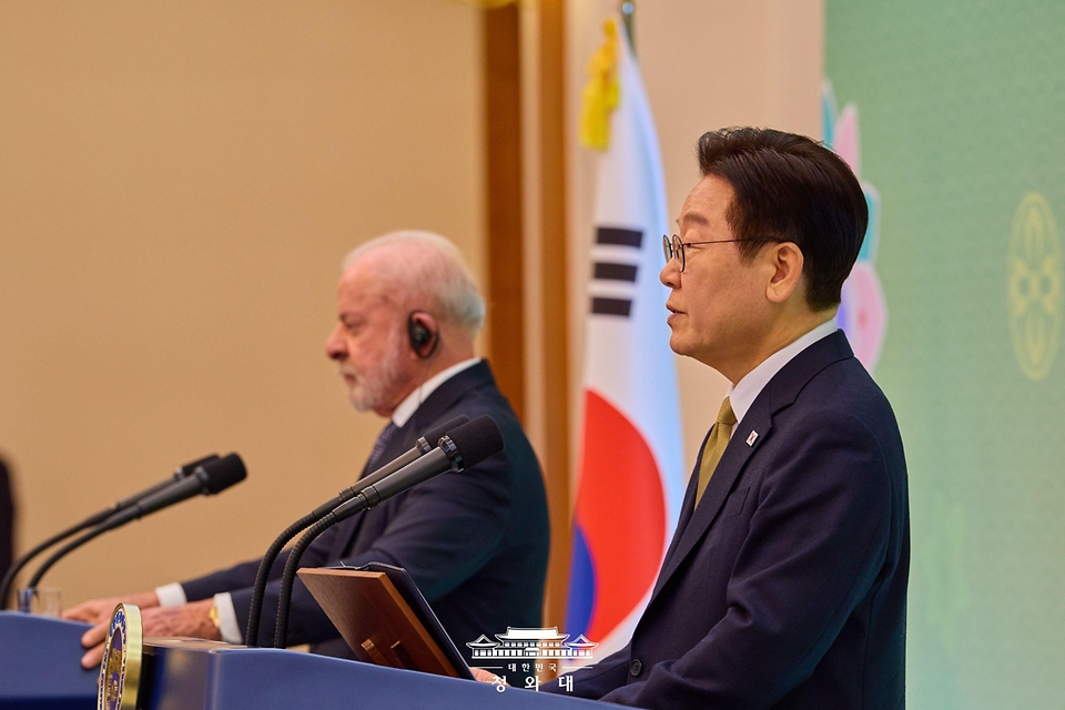 이재명 대통령이 2월 23일 청와대에서 열린 루이스 이나시우 룰라 다 시우바 브라질 대통령과의 공동언론발표에서 발언하고 있다.