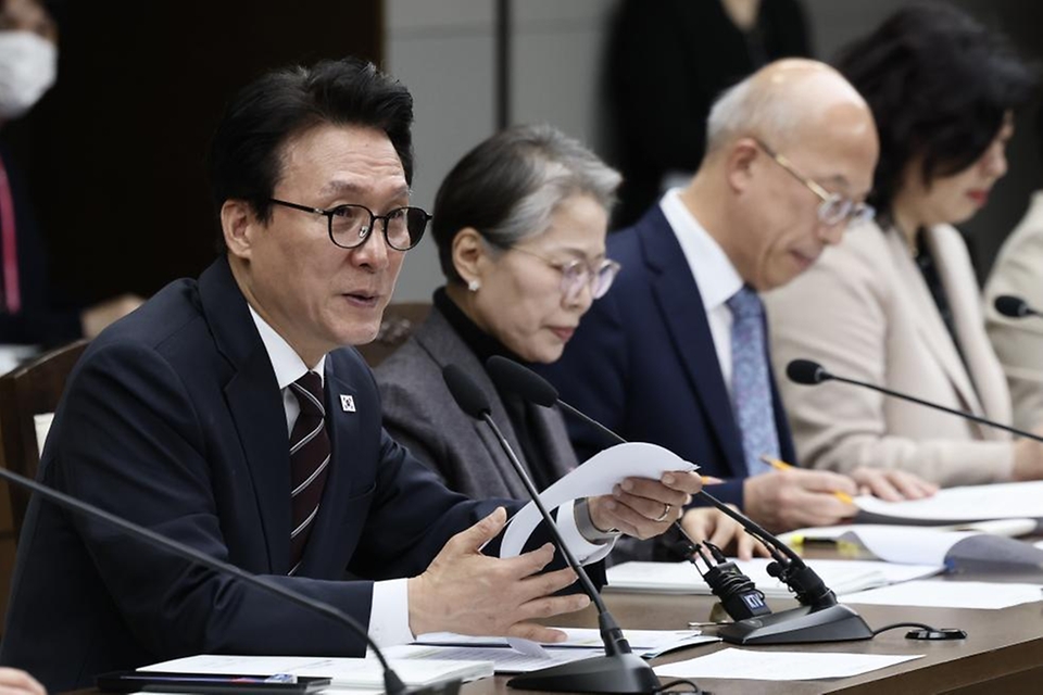 김민석 국무총리가 2월 25일 세종 다솜로 정부세종청사에서 열린 세종특별자치시지원위원회의를 주재하고 있다.