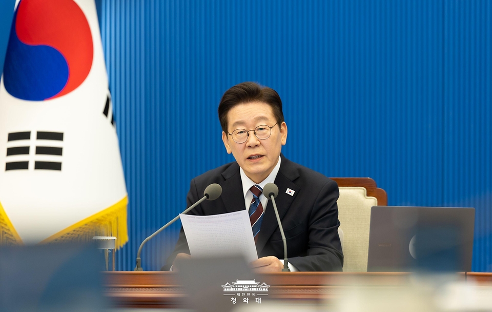 이재명 대통령이 2월 26일 청와대에서 수석보좌관회의를 주재하고 있다.