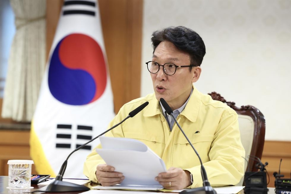 김민석 국무총리가 3월 2일 세종대로 정부서울청사에서 열린 중동 상황점검 관련 긴급 관계부처회의에서 모두발언을 하고 있다.