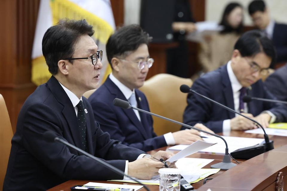 김민석 국무총리가 3월 5일 세종대로 정부서울청사에서 열린 국가정책조정회의를 주재, 모두발언을 하고 있다.