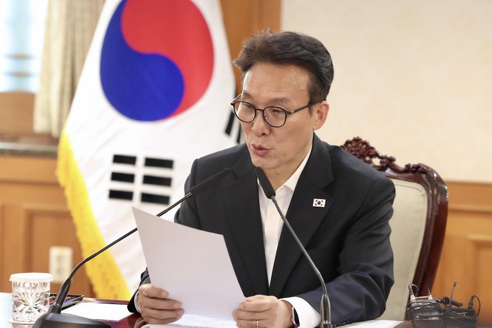 김민석 국무총리가 3월 4일 세종대로 정부서울청사에서 열린 중동 상황 관계장관회의에서 모두발언을 하고 있다.