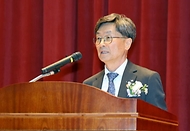 정일연 신임 국민권익위원회 위원장이 3월 4일 세종시 정부세종청사에서 열린 취임식에서 취임사를 하고 있다.