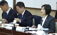 이스란 보건복지부 1차관이 3월 5일 정부서울청사에서 제3차 '통합돌봄정책위원회'를 개최하고, 지역사회 통합돌봄 추진 로드맵 등을 논의 후 발표하고 있다.