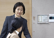 이스란 보건복지부 1차관이 3월 5일 정부서울청사에서 제3차 '통합돌봄정책위원회'를 개최하고, 지역사회 통합돌봄 추진 로드맵 등을 논의 후 발표하고 있다.