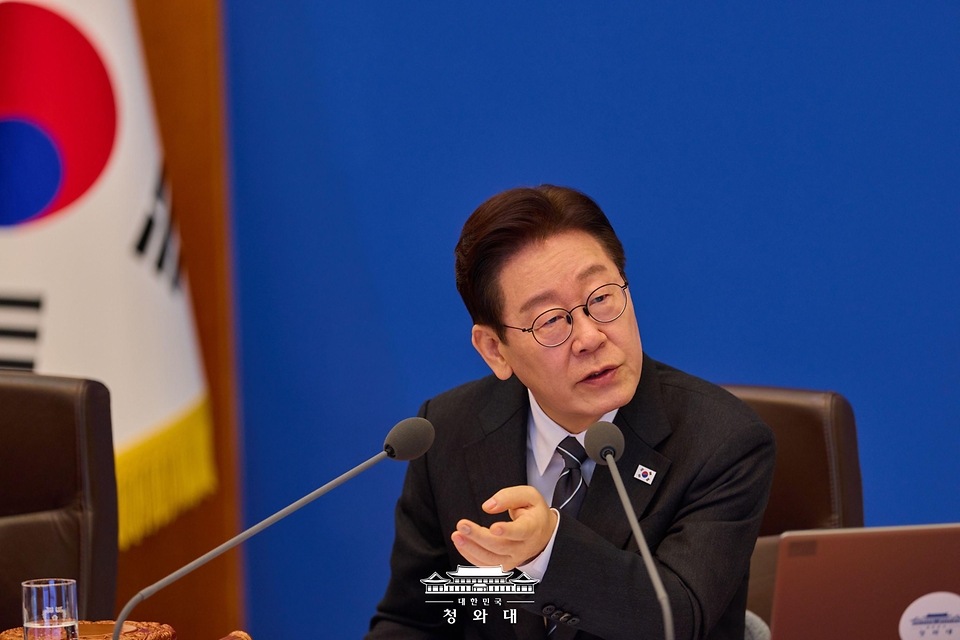 이재명 대통령이 3월 10일 청와대에서 열린 국무회의에서 발언하고 있다.