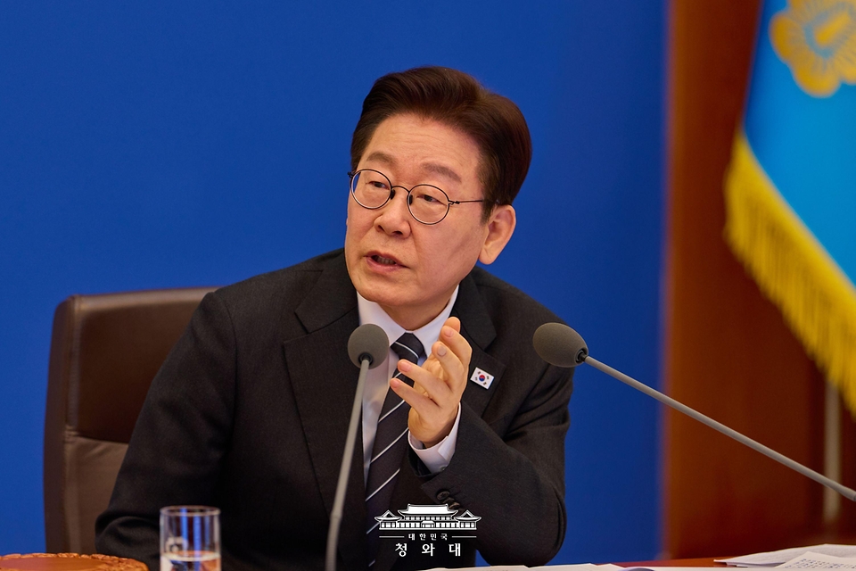 이재명 대통령이 3월 10일 청와대에서 열린 국무회의에서 발언하고 있다.
