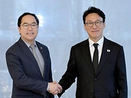 미국을 방문 중인 김민석 국무총리가 3월 12일(현지 시간) 미국 워싱턴DC 백악관에서 앤디 김(Andy Kim) 상원의원과 면담을 하고 있다.