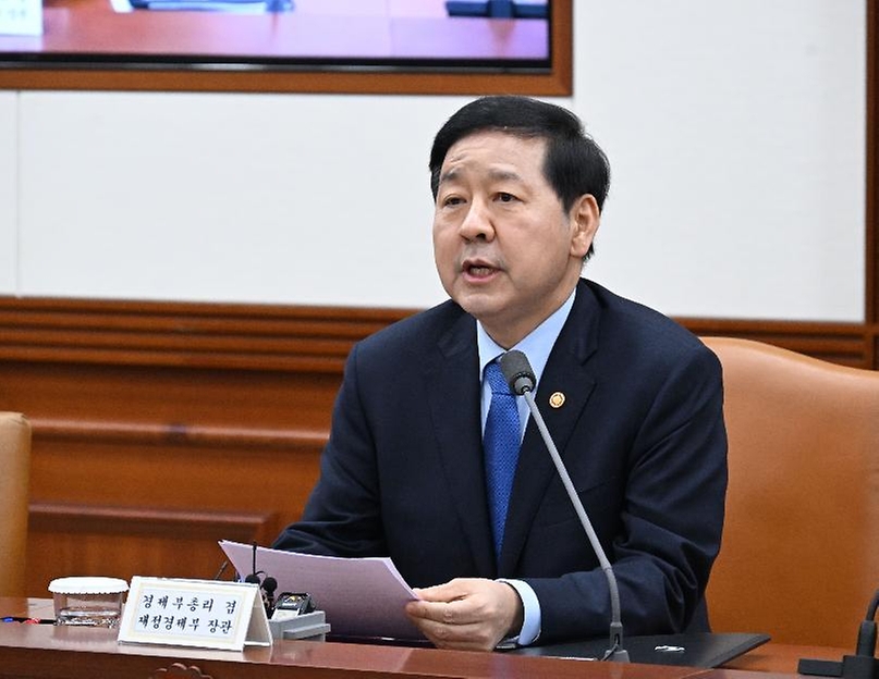 구윤철 부총리 겸 재정경제부 장관이 3월 12일 서울 종로구 정부서울청사에서 열린 '민생물가 특별관리 관계장관 TF'를 주재, 모두발언을 하고 있다.