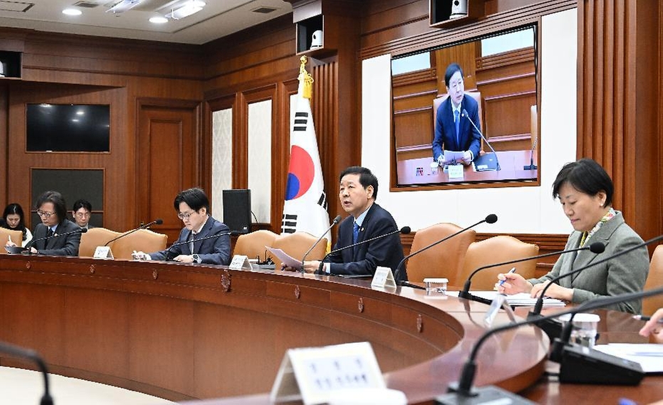 구윤철 부총리 겸 재정경제부 장관이 3월 12일 서울 종로구 정부서울청사에서 열린 '민생물가 특별관리 관계장관 TF'를 주재, 모두발언을 하고 있다.