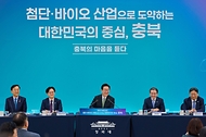 이재명 대통령이 3월 13일 충북 청주오스코에서 열린 '충북의 마음을 듣다' 타운홀미팅 간담회에서 발언하고 있다.