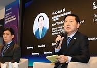 제10차 한-일 재무장관회의 참석차 일본 도쿄를 방문 중인 구윤철 부총리 겸 재정경제부 장관이 3월 13일(현지 시간) 블룸버그 도쿄지국에서 열린 일본 소재 글로벌 투자기관 대상 '한국경제 투자설명회'에서 기조연설 후 참석자 질문에 답변하고 있다.