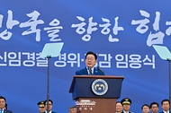 이재명 대통령이 3월 17일 충남 아산 경찰대학에서 열린 2026년 신임 경찰 경위·경감 임용식에서 축사하고 있다.