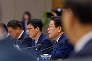 이재명 대통령이 3월 17일 정부세종청사에서 국무회의를 주재하고 있다.