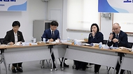 정은경 보건복지부 장관이 3월 16일 전북특별자치도 청년미래센터를 방문해 위기아동청년 전담 시범사업의 추진현황을 점검하고, 현장 의견을 청취하고 있다.