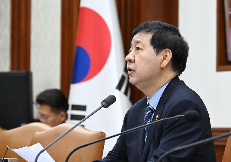 구윤철 부총리 겸 재정경제부 장관이 3월 18일 서울 종로구 정부서울청사에서 열린 '대외경제장관회의'를 주재, 모두발언을 하고 있다.