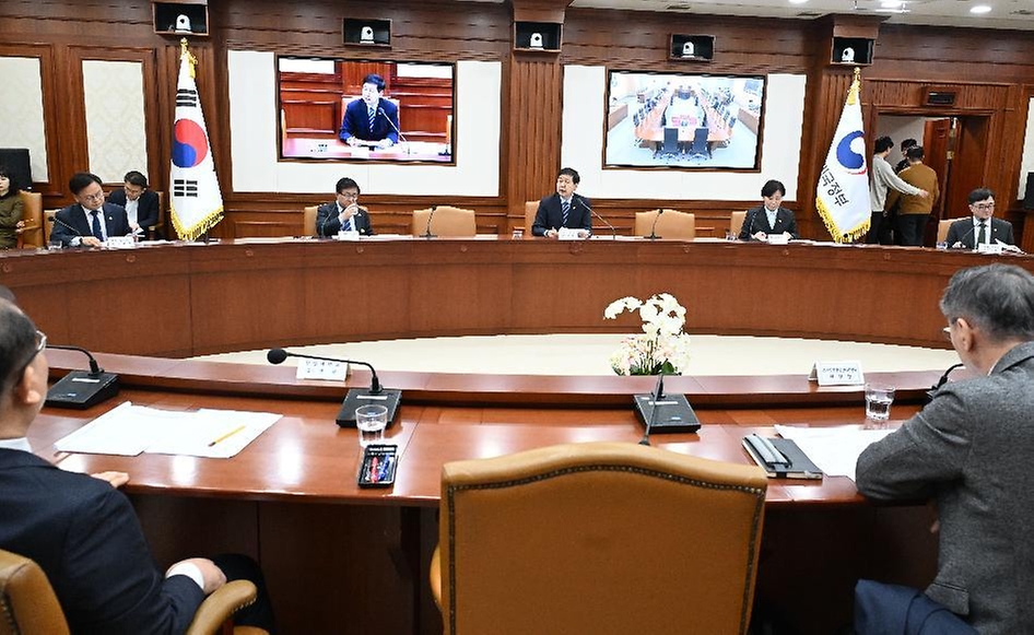 구윤철 부총리 겸 재정경제부 장관이 3월 18일 서울 종로구 정부서울청사에서 열린 '대외경제장관회의'를 주재, 모두발언을 하고 있다.