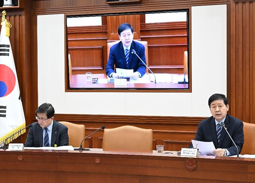 구윤철 부총리 겸 재정경제부 장관이 3월 18일 서울 종로구 정부서울청사에서 열린 '대외경제장관회의'를 주재, 모두발언을 하고 있다.