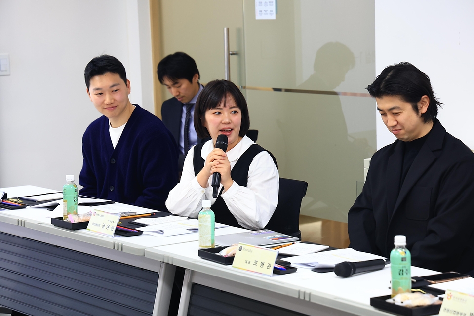 송미령 농림축산식품부 장관이 3월 19일 한국관광공사 서울센터에서 전 세계인이 가장 사랑하는 한식 메뉴인 치킨을 필두로, 전국의 다양한 닭요리와 지역의 다양한 관광 자원을 결합한 'K-치킨벨트(K-미식벨트)' 구축 계획을 발표하고 있다.